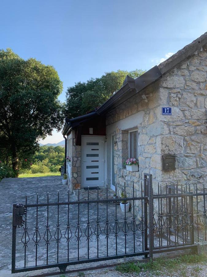 Kuca Za Iznajmljivanje Andrija Ljubuški Exteriör bild