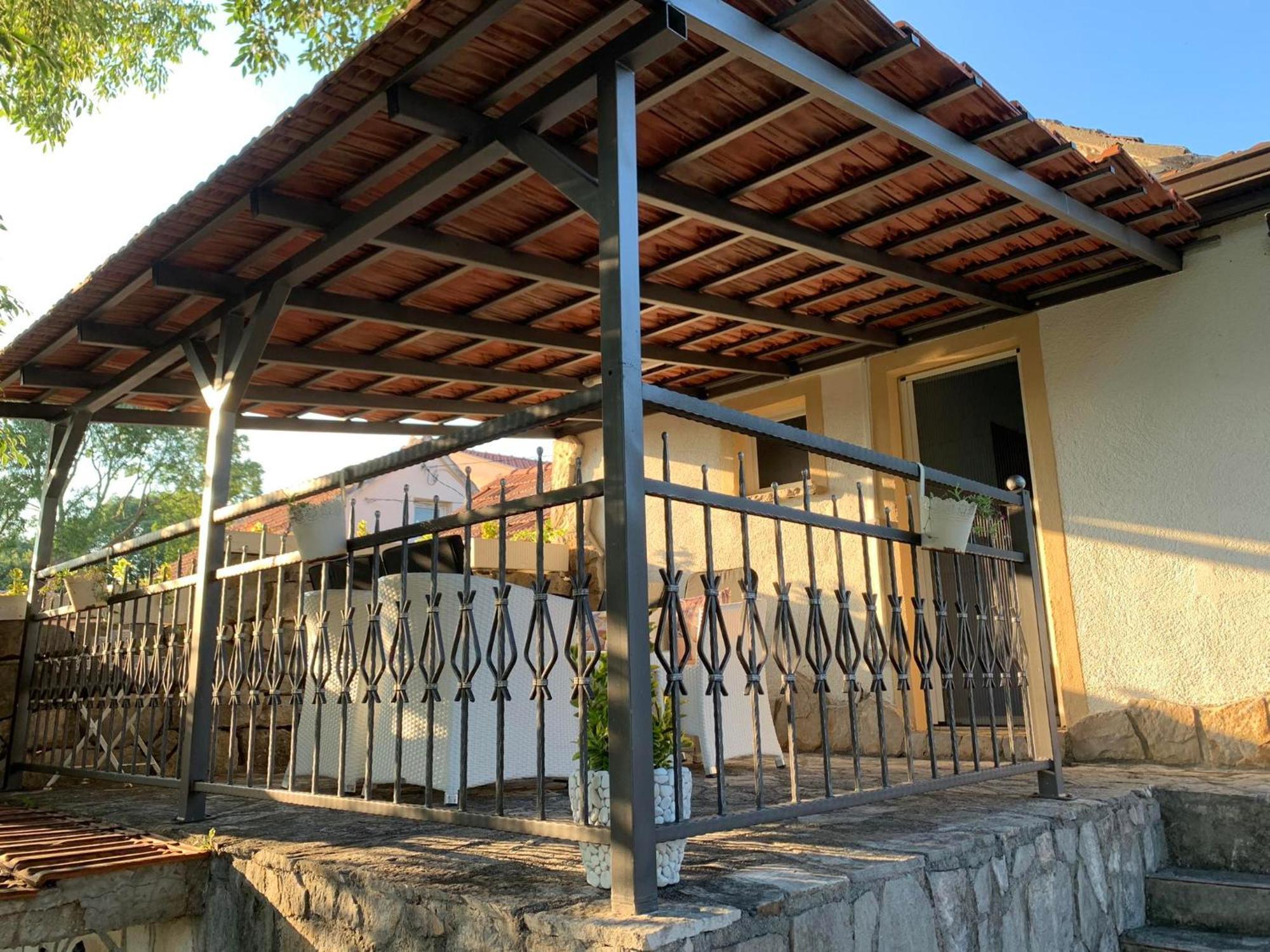 Kuca Za Iznajmljivanje Andrija Ljubuški Exteriör bild